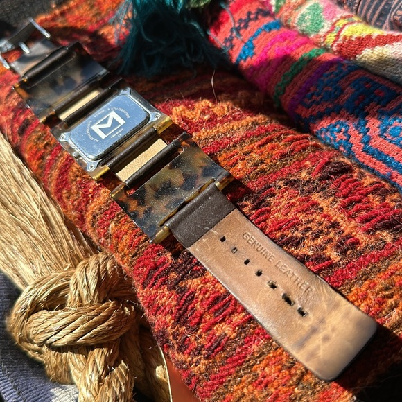 Michael Kors tortoise w brown leather band watch. Vintage. Brand new battery!! - Picture 10 of 16